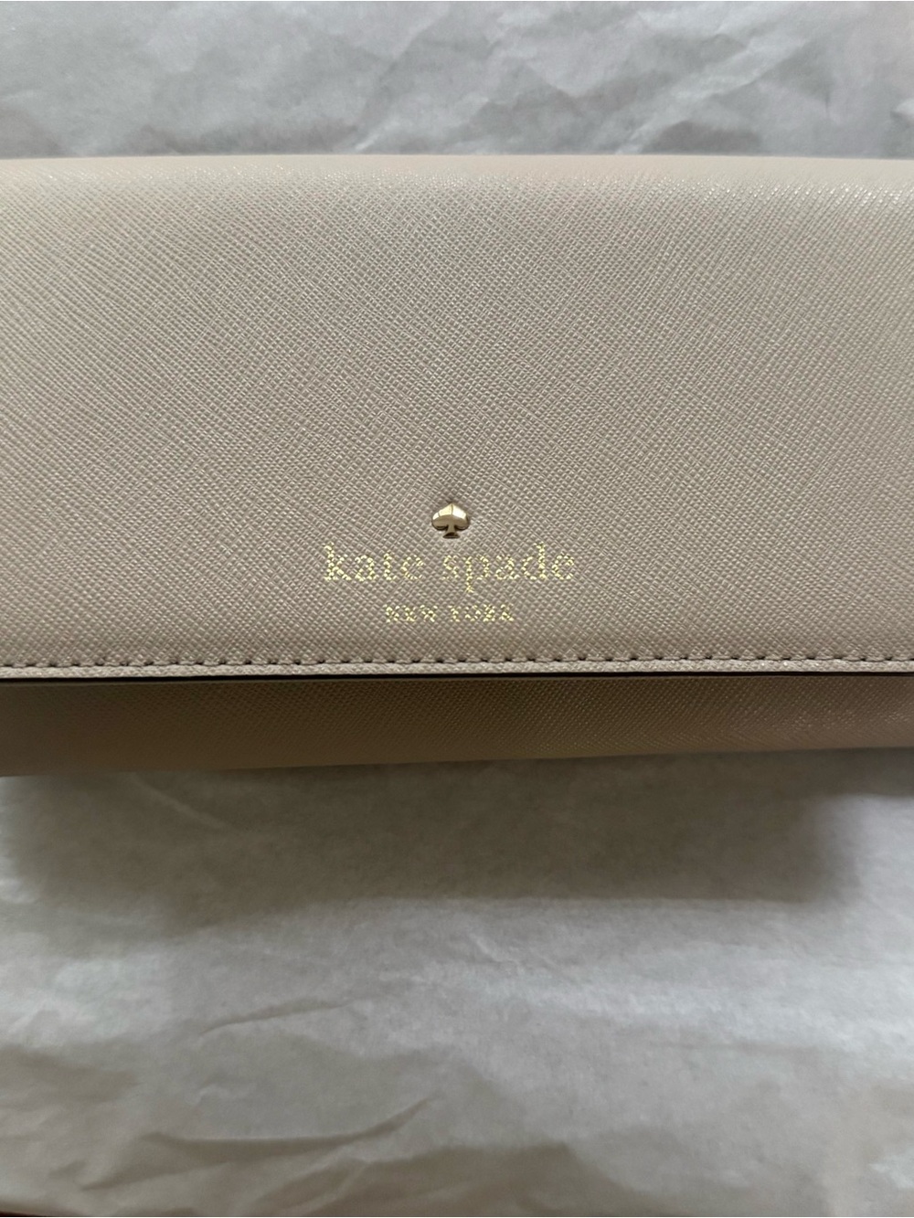 Kate Spade Taupe Saffiano Continental Wallet with Gold Logo. NWB.